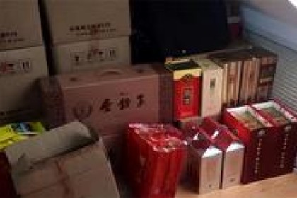 买酒需谨慎，这3种被人推崇的白酒都是勾兑酒