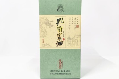 酒体醇厚，入口醇厚，52°浓香儒家酒好喝。