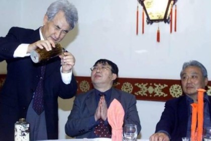 世界杯出一瓶“绿”茅台，过期了吗？ 酒厂师傅说出真相